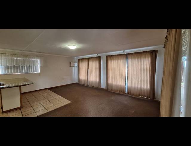 3 BEDROOM HOUSE FOR SALE IN DANA BAY